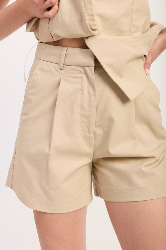 HIGH WAISTED PLEATED SHORTS
