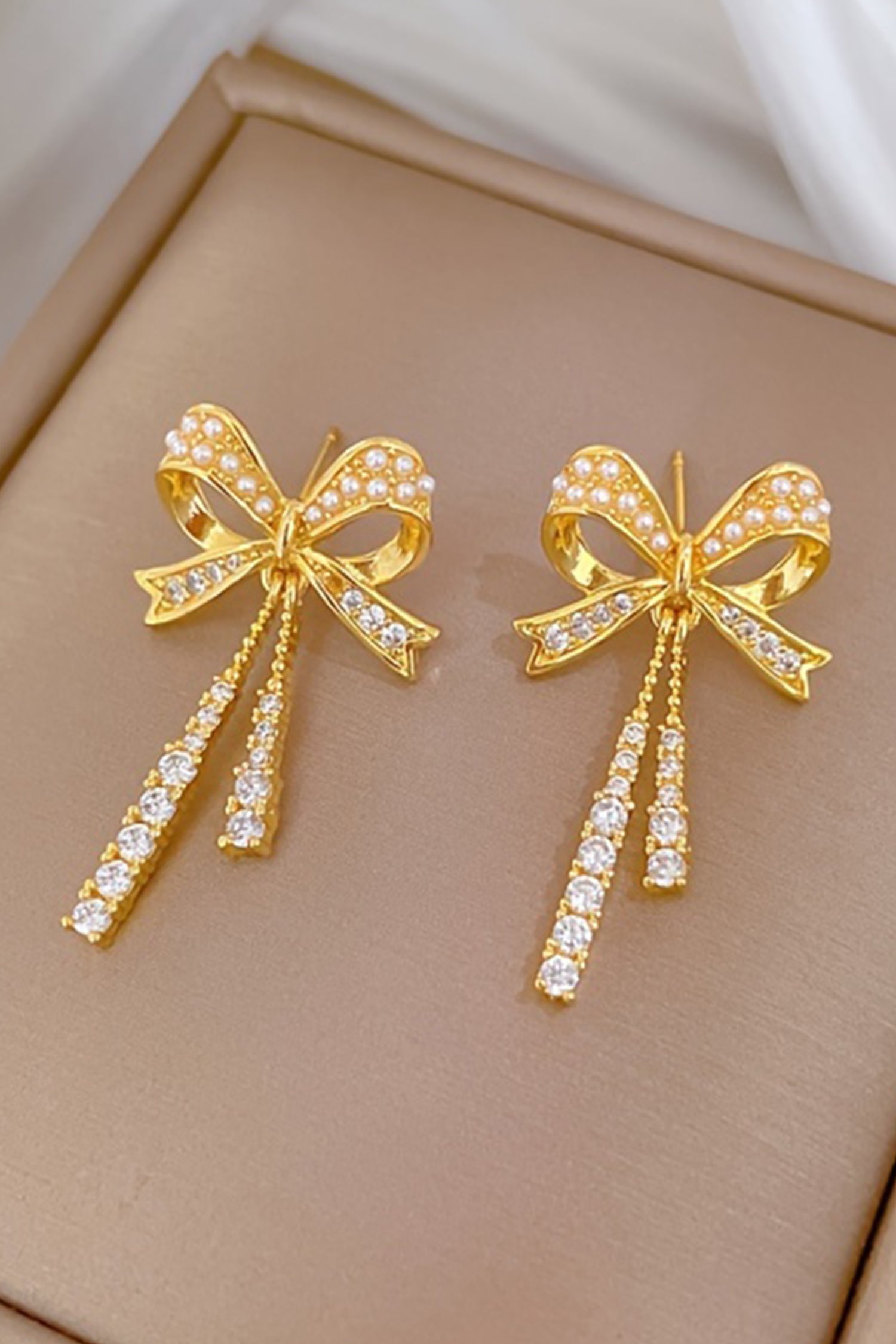 Gold Plated Alloy Pearl Rhinestone Embellished Earrings