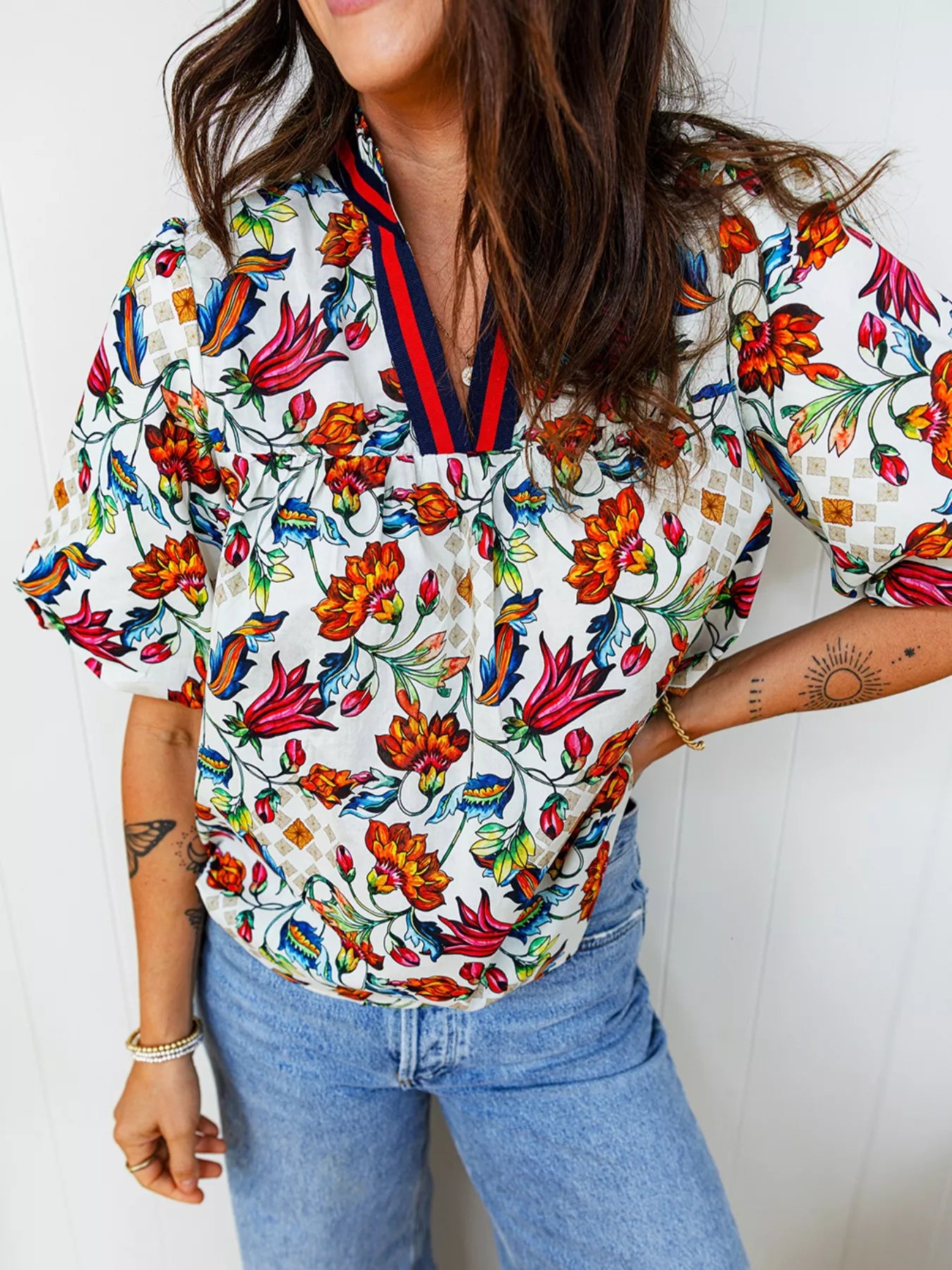 Multicolour Contrasted V Neckline Floral Puff Short Sleeve Blouse