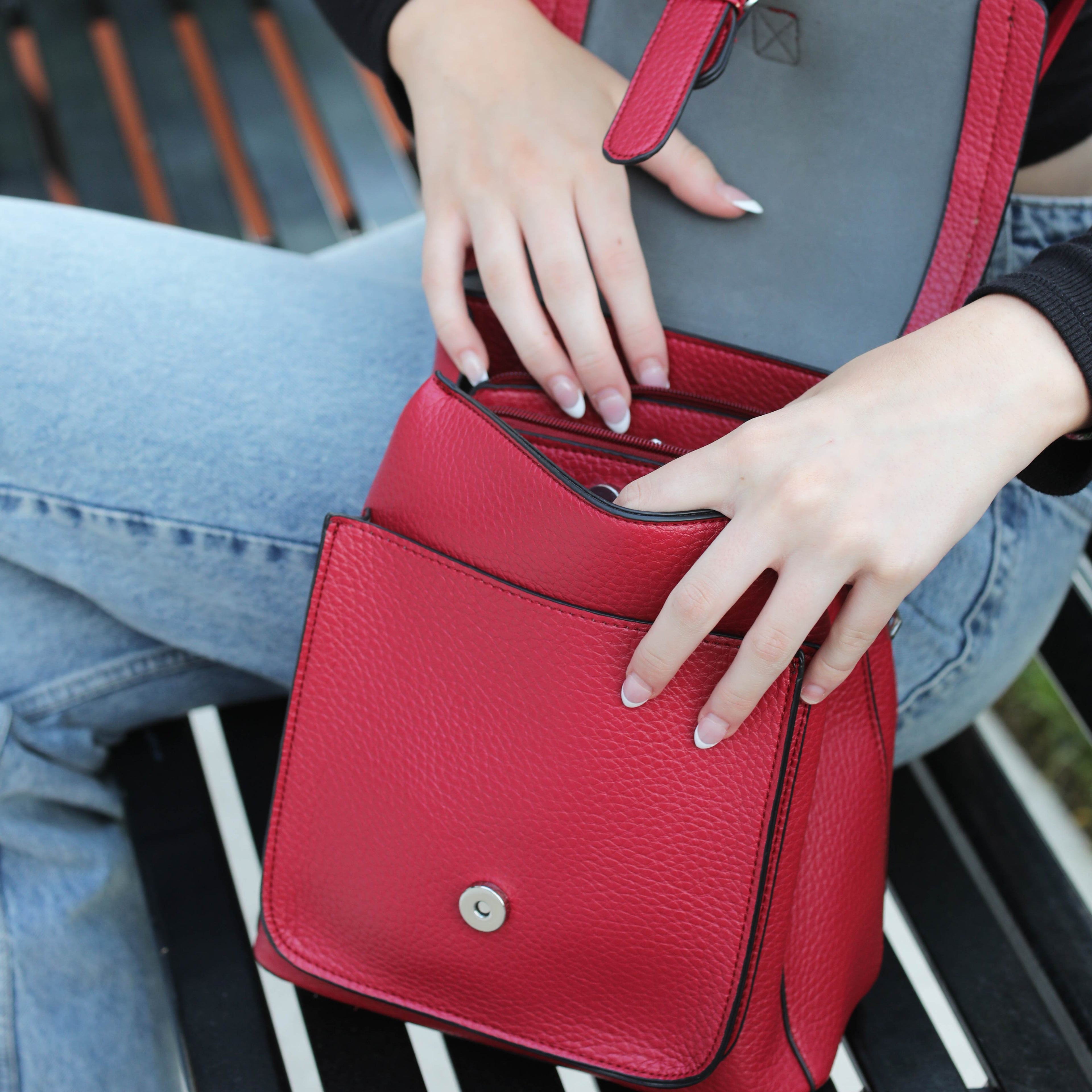 Alicia Backpack / Crossbody