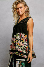 POL Lace Detail Floral V-Neck Tank