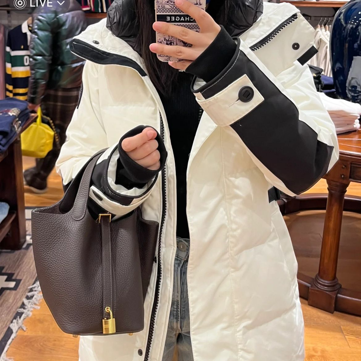Women's Pebbled Leather Bucket Handbag