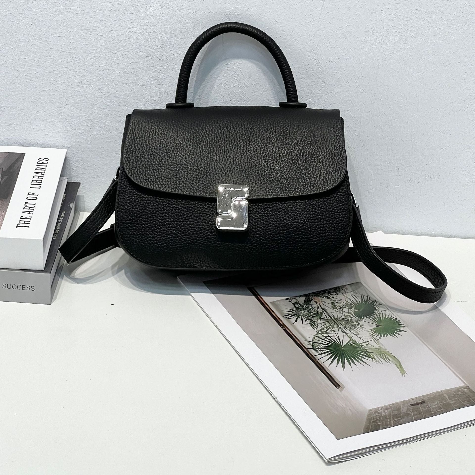 Genuine Leather Women's Light Luxury Handbag