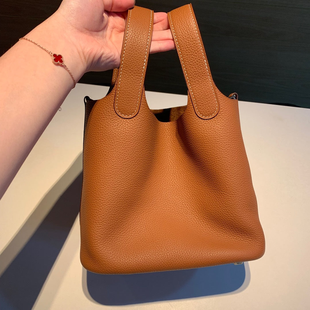 Women's Pebbled Leather Bucket Handbag