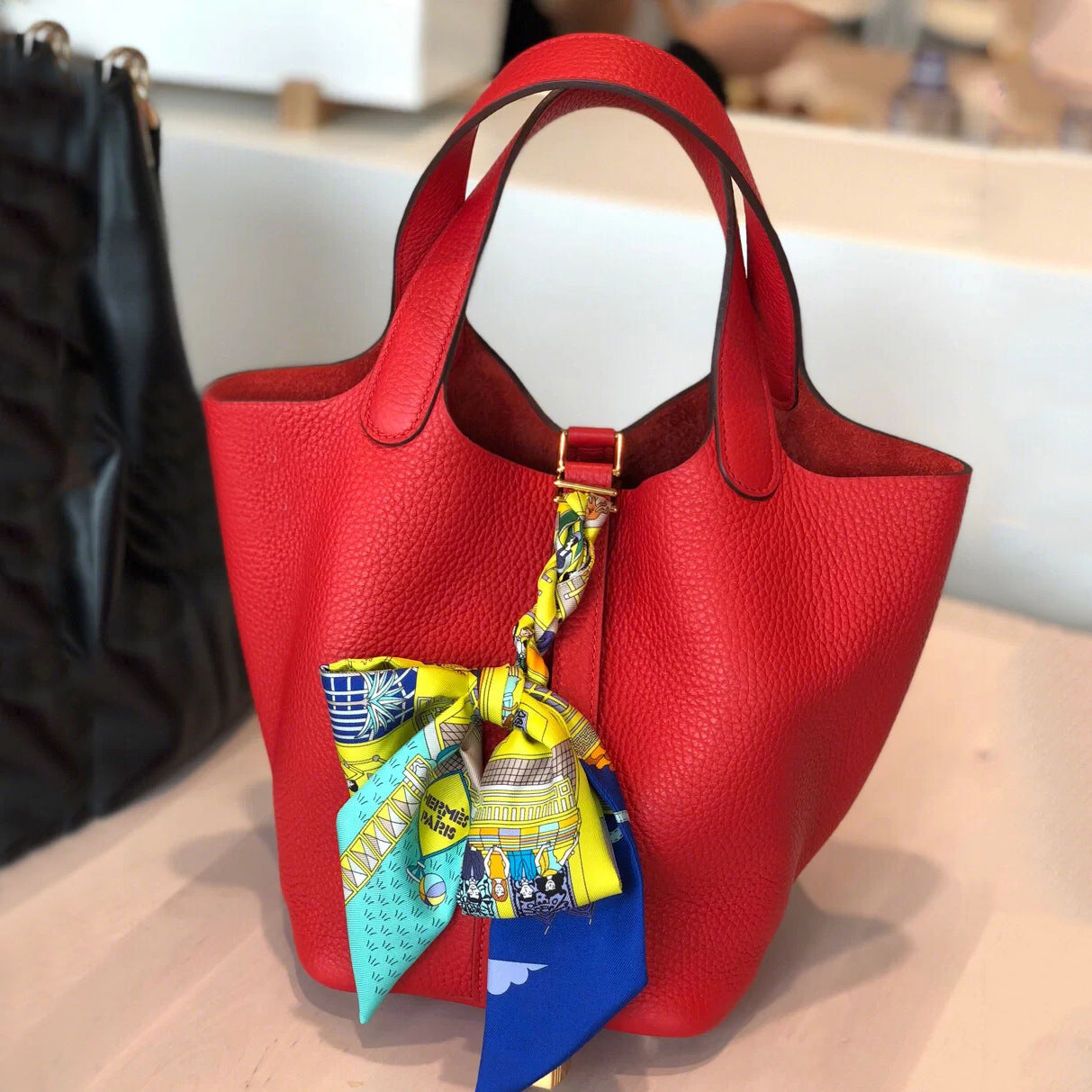 Women's Pebbled Leather Bucket Handbag