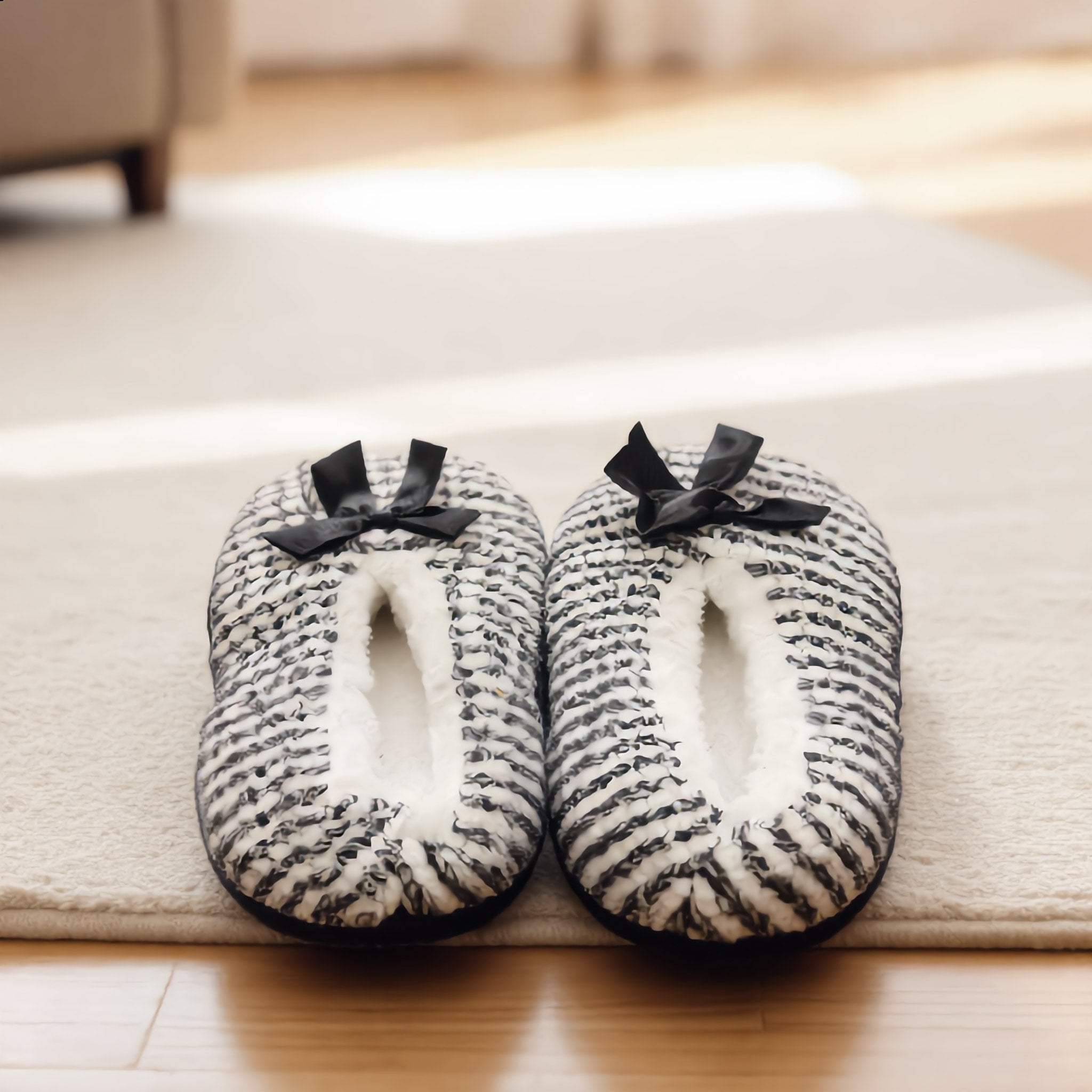 Black White Knit Bow Slippers