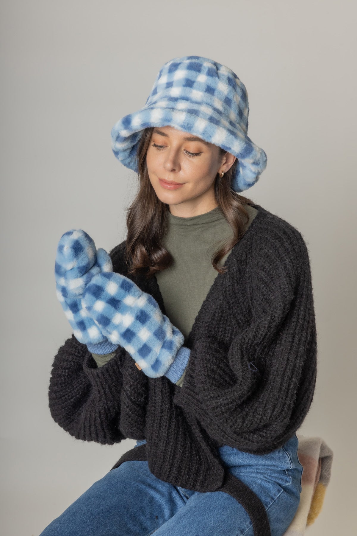 Checkered Faux Fur Mittens