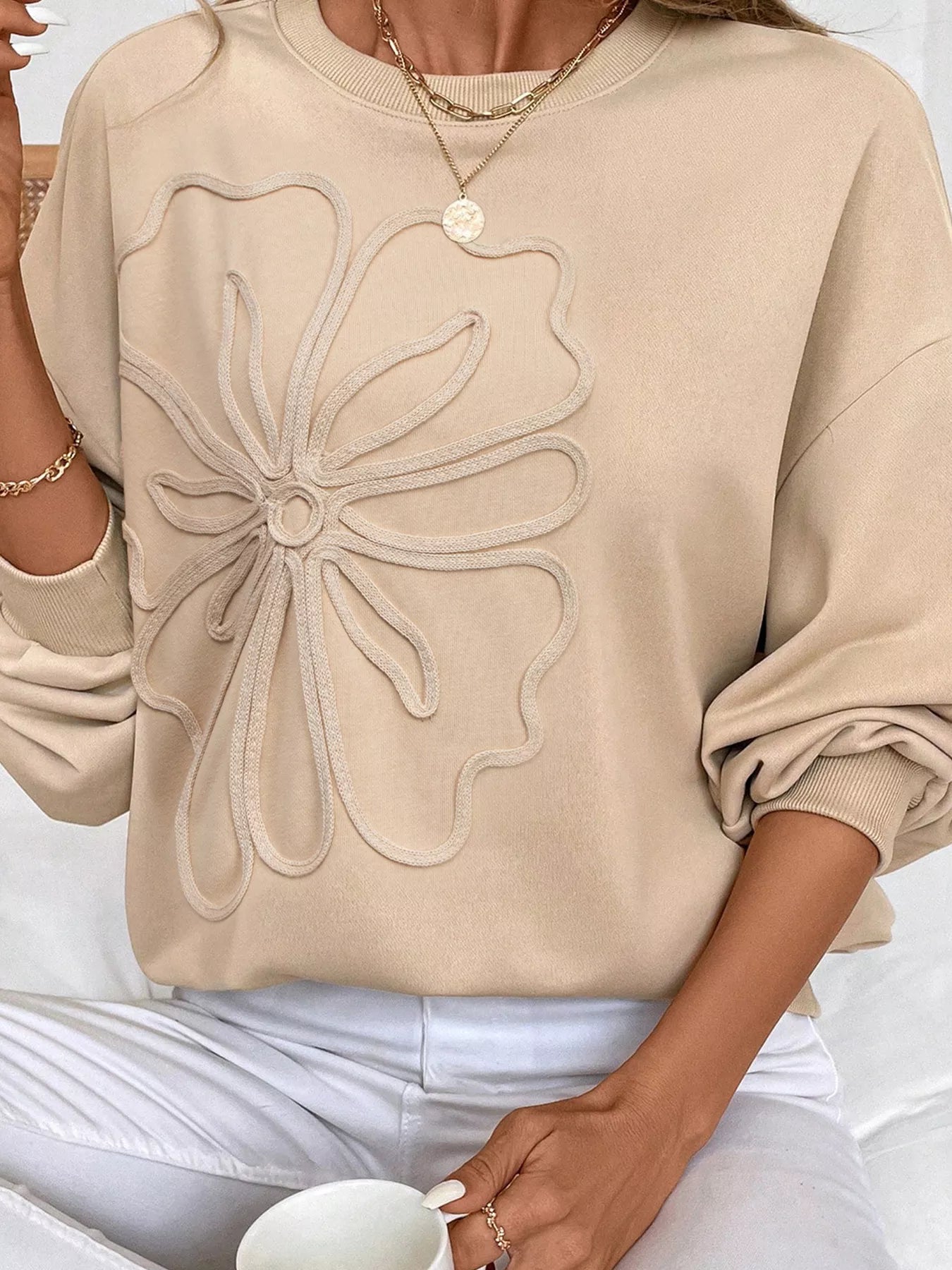 Embroidered Flower Pattern Drop Shoulder Sweatshirt