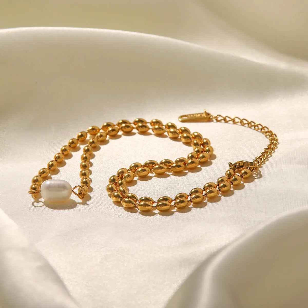 Pearl and Gold Chain Jewelry Set with Necklace and Bracelet